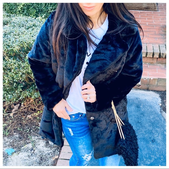 #56 ✨PARIS✨Gorgeous black faux fur jacket with pockets - Picture 7 of 8